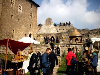 Töpfermarkt im Innenhof der Burg  Foto: © Stadtverwaltung Erfurt / M. Petermann